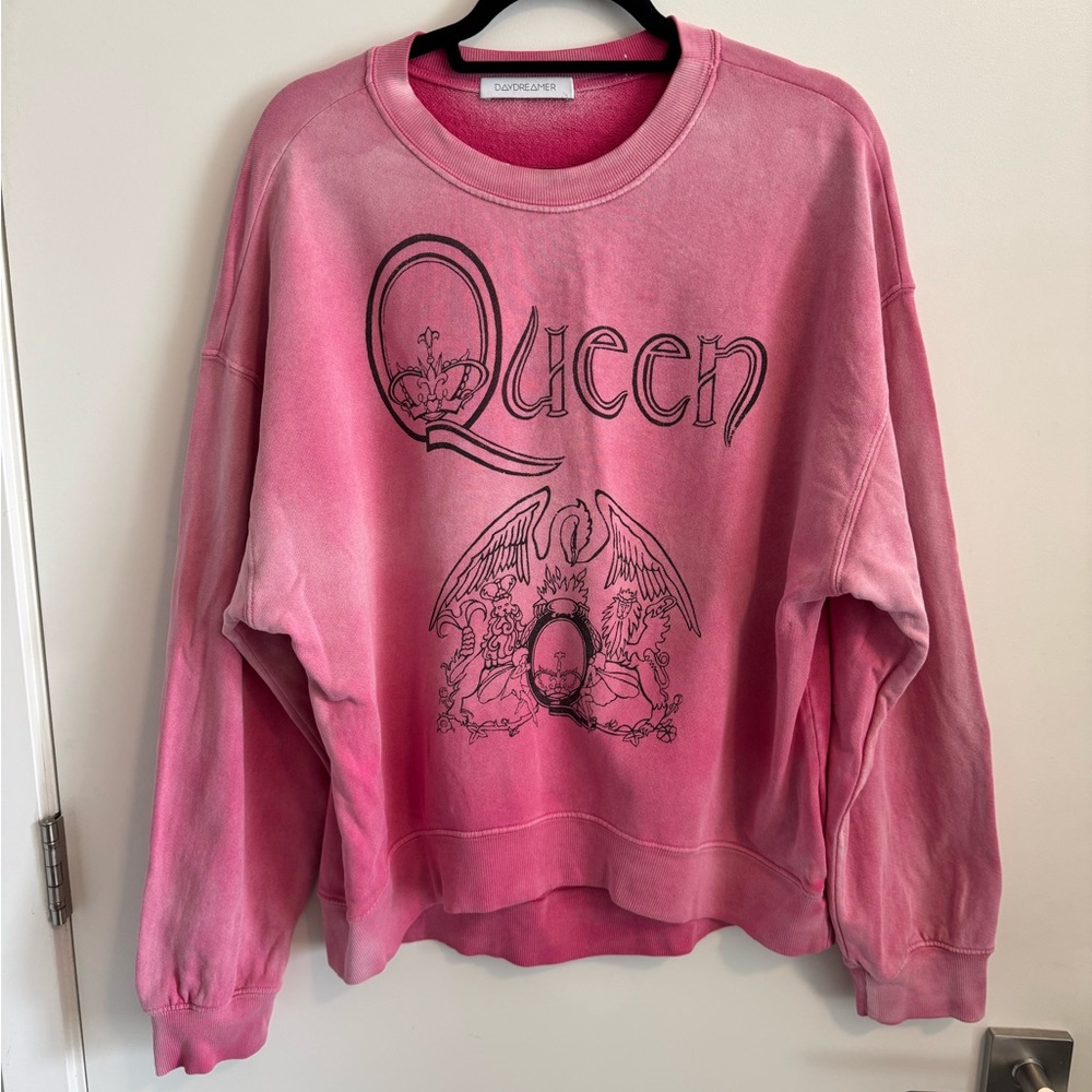 Daydreamer Classic Queen Crest Sweatshirt in Passionfruit